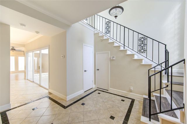 1616 S Gessner Road, Houston, TX 77063