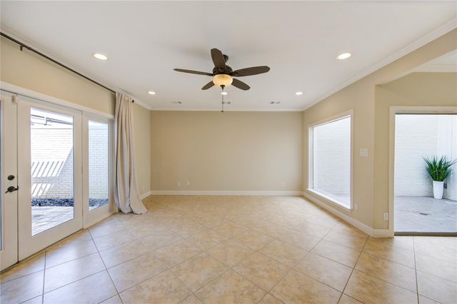 1616 S Gessner Road, Houston, TX 77063