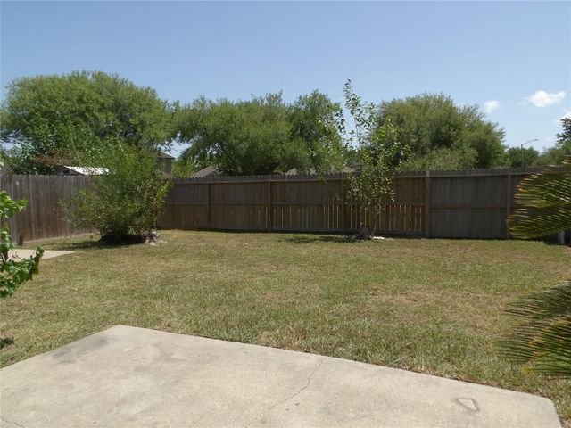 5914 Red River Drive, Dickinson, TX 77539
