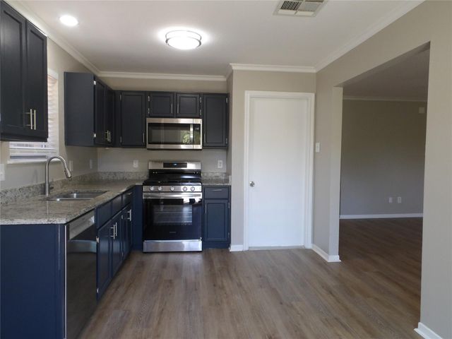 5914 Red River Drive, Dickinson, TX 77539