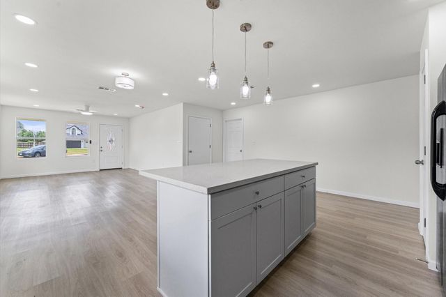 37 County Road 5102l, Cleveland, TX 77327