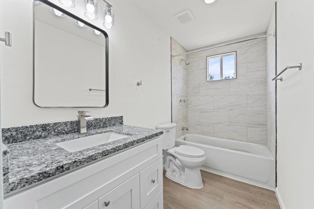 37 County Road 5102l, Cleveland, TX 77327