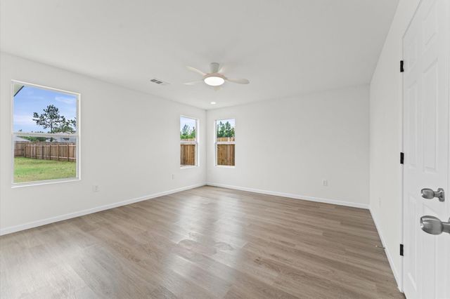 37 County Road 5102l, Cleveland, TX 77327