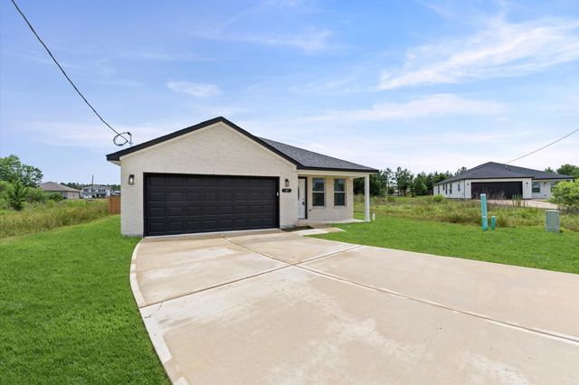 37 County Road 5102l, Cleveland, TX 77327