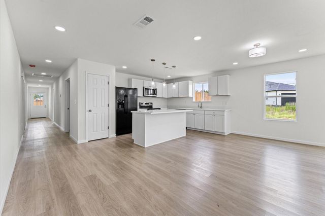 37 County Road 5102l, Cleveland, TX 77327