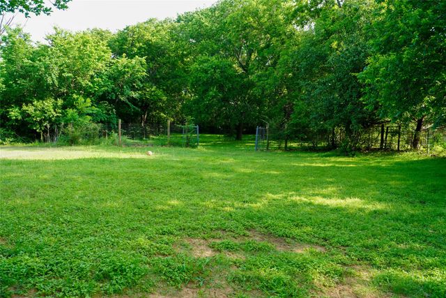 109 E 4th Street, Keene, TX 76059