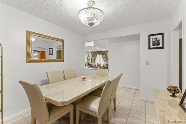 26611 Cecile Street, Dearborn Heights, MI 48127