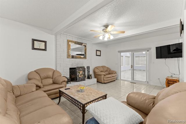 26611 Cecile Street, Dearborn Heights, MI 48127