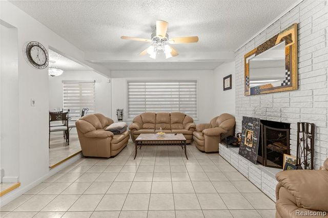 26611 Cecile Street, Dearborn Heights, MI 48127