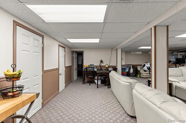 26611 Cecile Street, Dearborn Heights, MI 48127