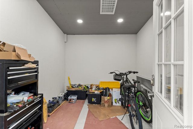 26611 Cecile Street, Dearborn Heights, MI 48127