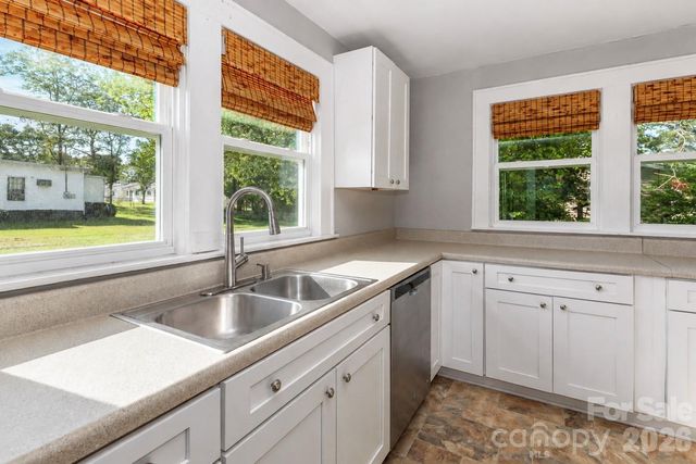 401 N Oakland Avenue, Statesville, NC 28677