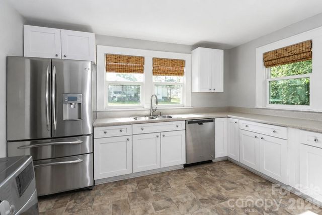 401 N Oakland Avenue, Statesville, NC 28677