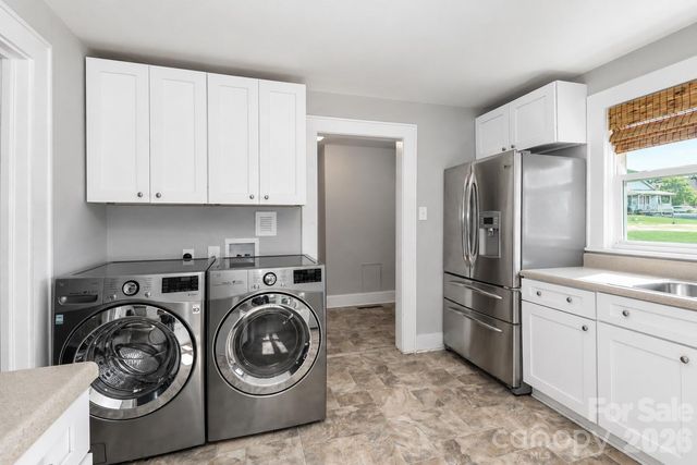 401 N Oakland Avenue, Statesville, NC 28677