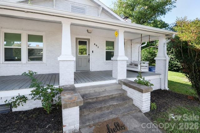 401 N Oakland Avenue, Statesville, NC 28677