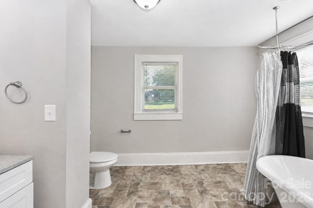 401 N Oakland Avenue, Statesville, NC 28677
