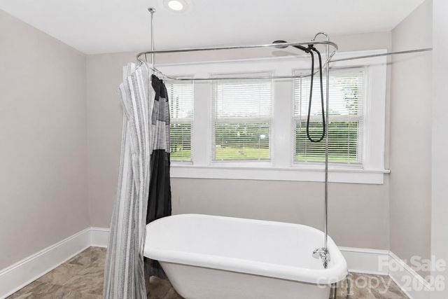 401 N Oakland Avenue, Statesville, NC 28677