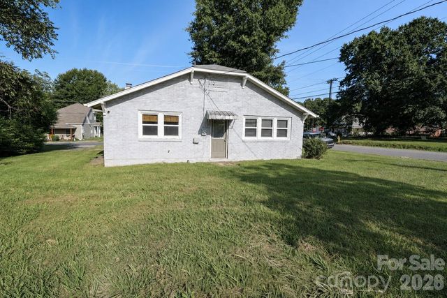 401 N Oakland Avenue, Statesville, NC 28677