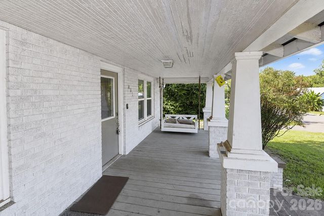401 N Oakland Avenue, Statesville, NC 28677