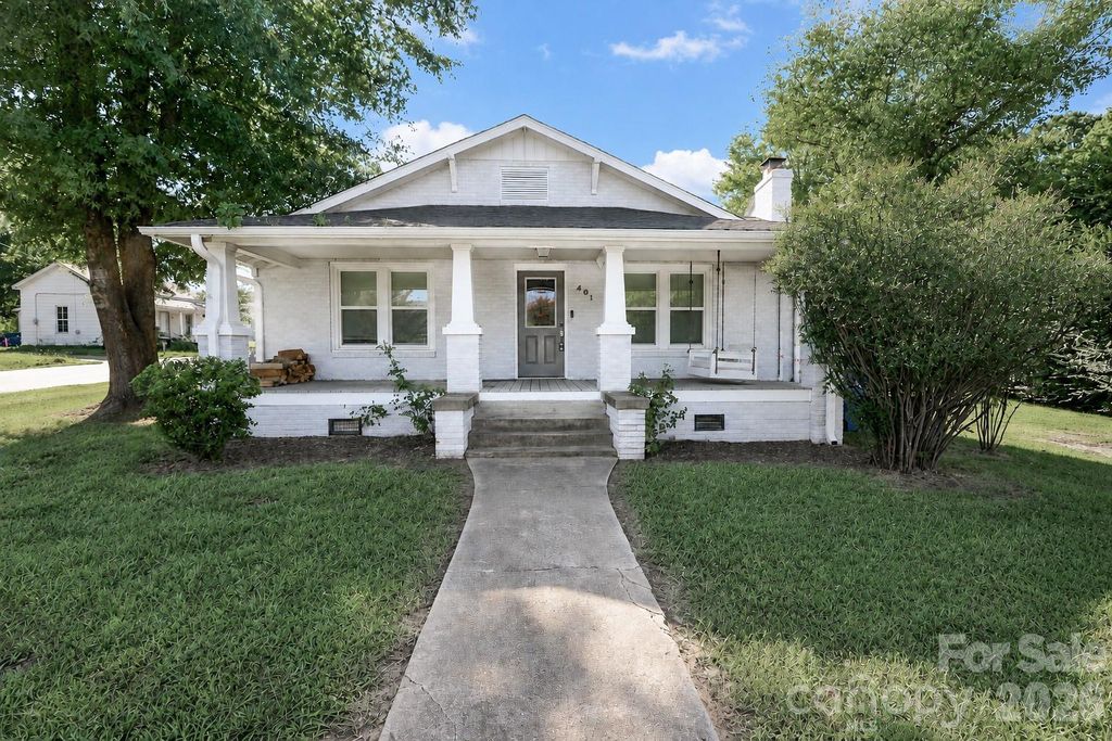 401 N Oakland Avenue, Statesville, NC 28677