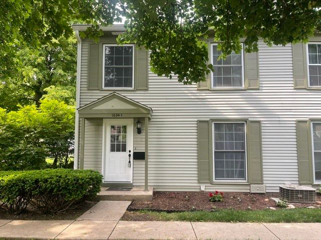 1694 Farragut Court C, Wheaton, IL 60189