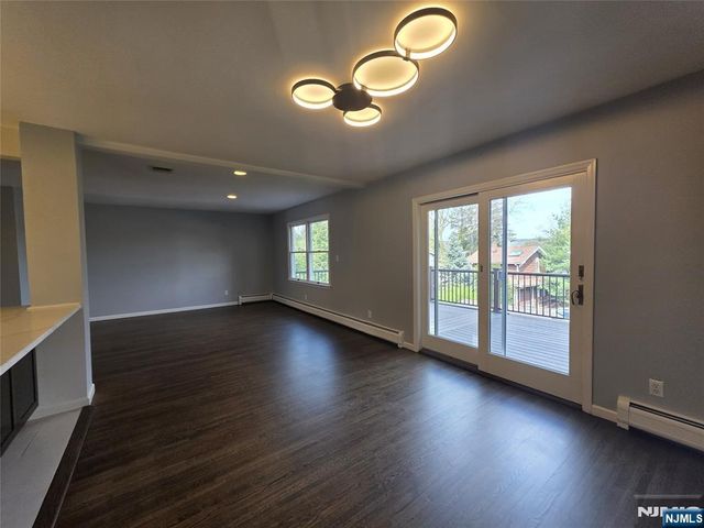 194 8th Street, Cresskill, NJ 07626