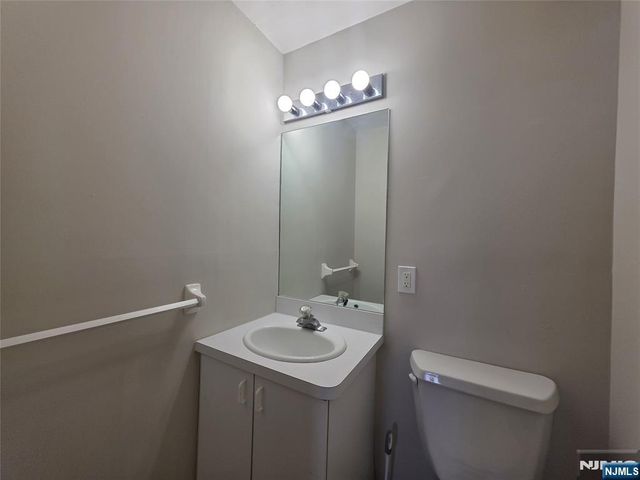 194 8th Street, Cresskill, NJ 07626
