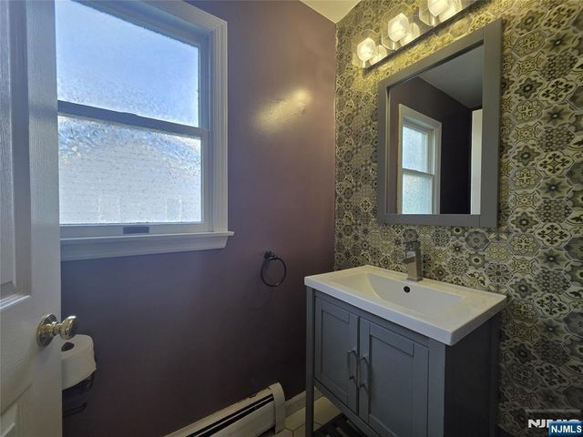 194 8th Street, Cresskill, NJ 07626