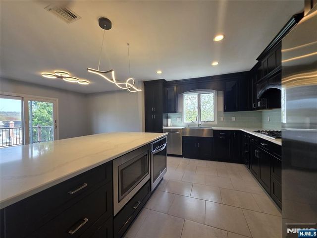 194 8th Street, Cresskill, NJ 07626