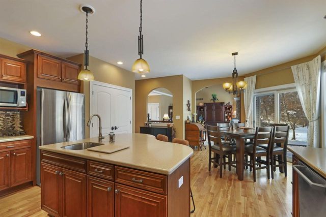 2117 Stonegate ROAD, Burlington, WI 53105