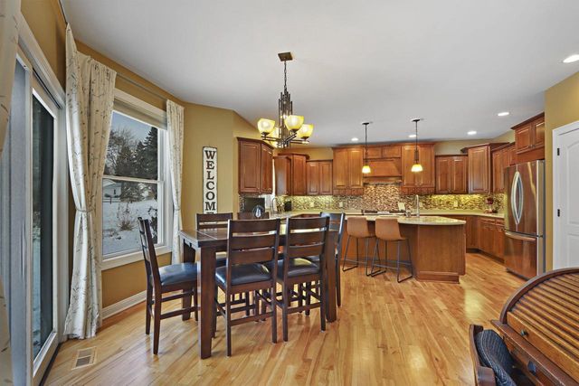 2117 Stonegate ROAD, Burlington, WI 53105