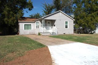 1605 NW Smith, Lawton, OK 73507