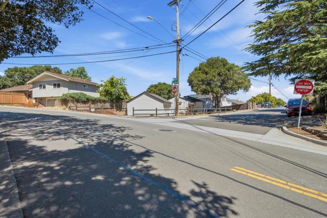 2124 Forest Avenue, Belmont, CA 94002
