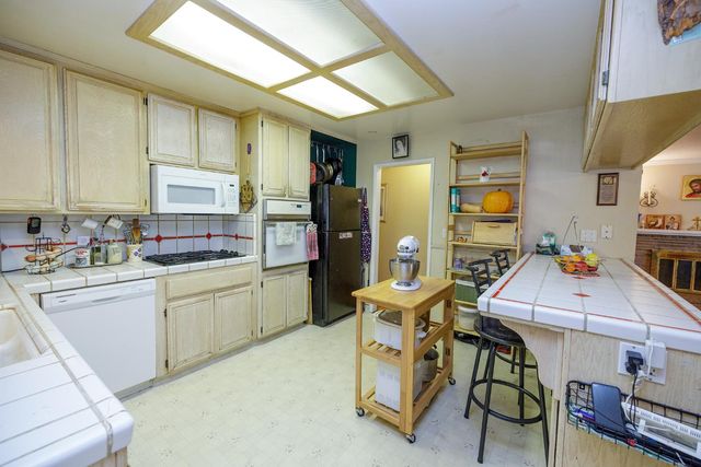 1509 Sandalwood Dr, Modesto, CA 95350