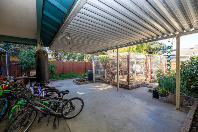 1509 Sandalwood Dr, Modesto, CA 95350