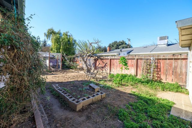 1509 Sandalwood Dr, Modesto, CA 95350