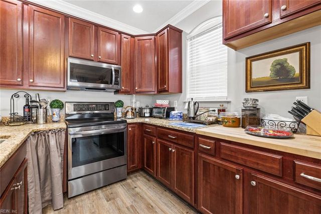 5301 Chalet PL, Virginia Beach, VA 23462