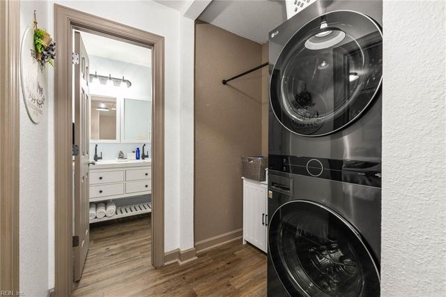 5301 Chalet PL, Virginia Beach, VA 23462