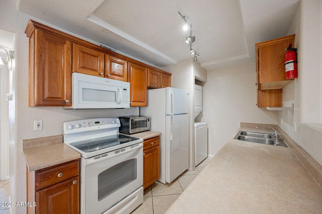 2121 W ROYAL PALM Road 1016, Phoenix, AZ 85021
