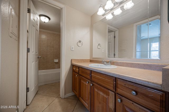 2121 W ROYAL PALM Road 1016, Phoenix, AZ 85021