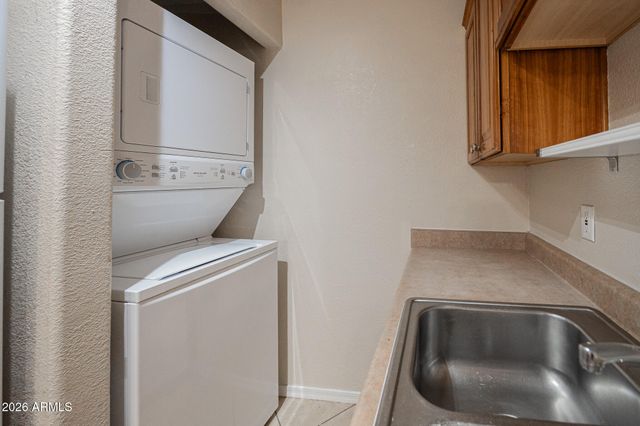 2121 W ROYAL PALM Road 1016, Phoenix, AZ 85021