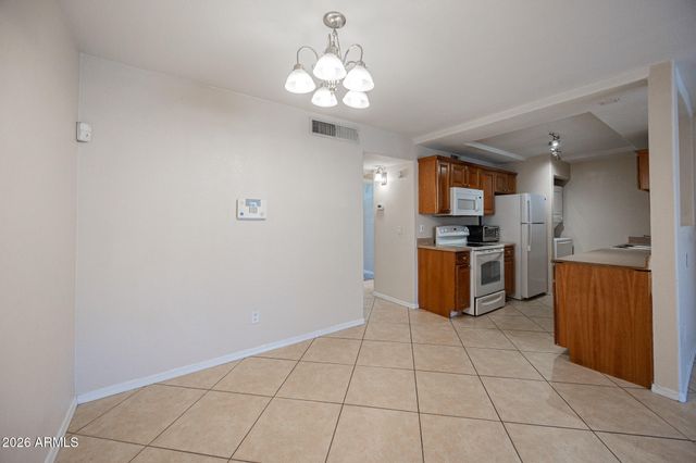 2121 W ROYAL PALM Road 1016, Phoenix, AZ 85021