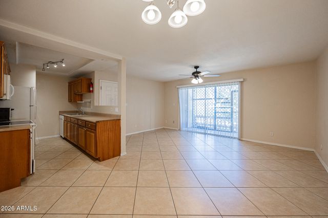 2121 W ROYAL PALM Road 1016, Phoenix, AZ 85021