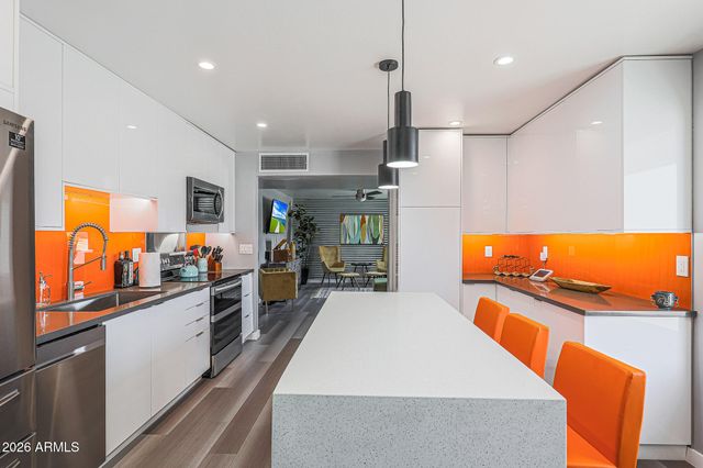 2201 E MARILYN Road, Phoenix, AZ 85022