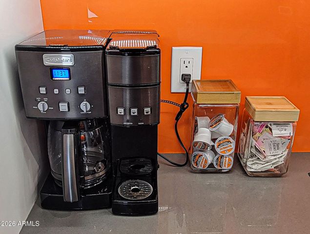 2201 E MARILYN Road, Phoenix, AZ 85022