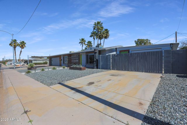 2201 E MARILYN Road, Phoenix, AZ 85022