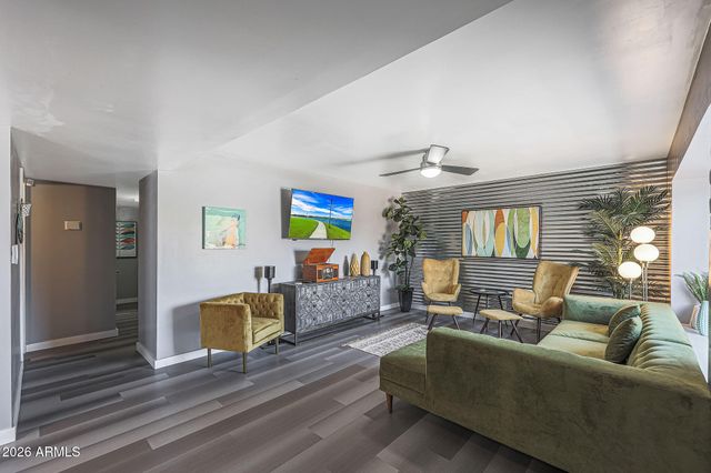 2201 E MARILYN Road, Phoenix, AZ 85022