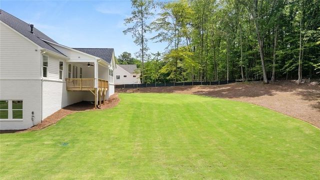 8350 Creekside Overlook Drive, Gainesville, GA 30506