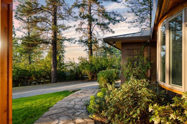 1810 Country Club Dr, Placerville, CA 95667