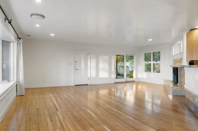 1810 Country Club Dr, Placerville, CA 95667